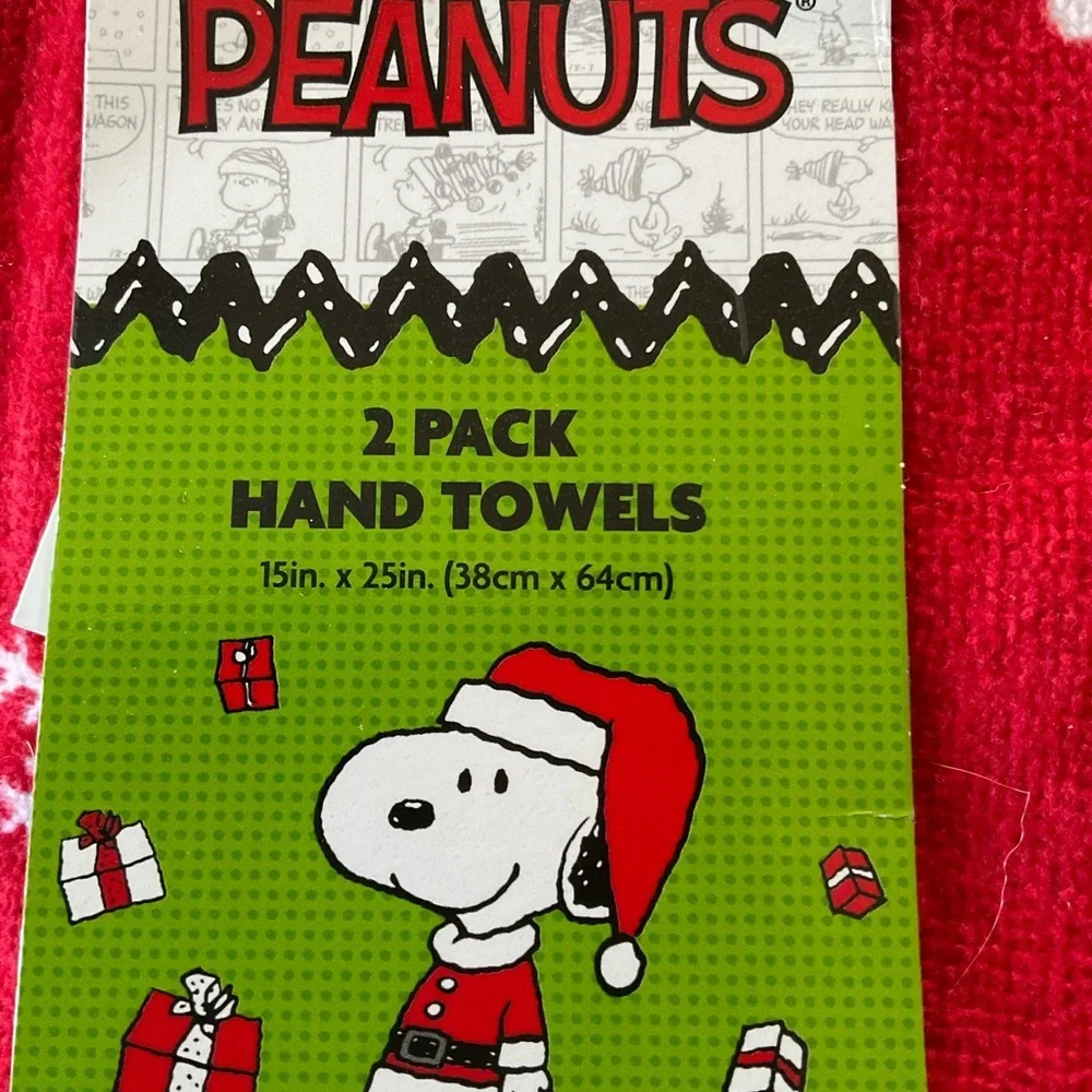 Snoopy Red Hand Towels with Snoopy and Linus. Includes Two Matching Pot Holders.